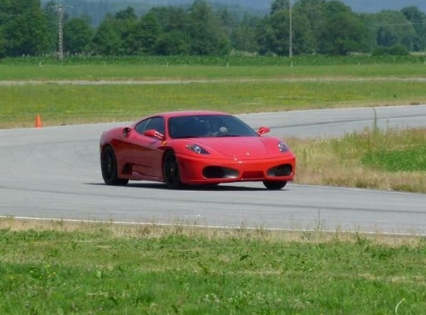 Stage de pilotage en voiture de sport