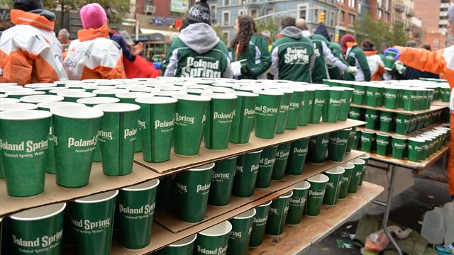 Défi d’enterrement de vie de célibataire : boire à plusieurs défi d'enterrement de vie de garçon et d'enterrement de vie de jeune fille