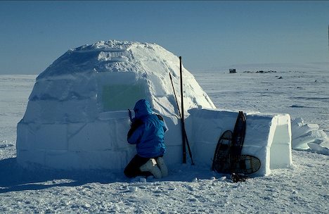 Activité – dormir dans un igloo Emmener les futurs mariés dormir dans un igloo, ils s'en souviendront !
