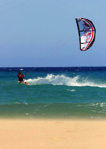 Activité – kite surf Activité à sensation, voir extrême pour une fin de célibat boostée à l'adrénaline